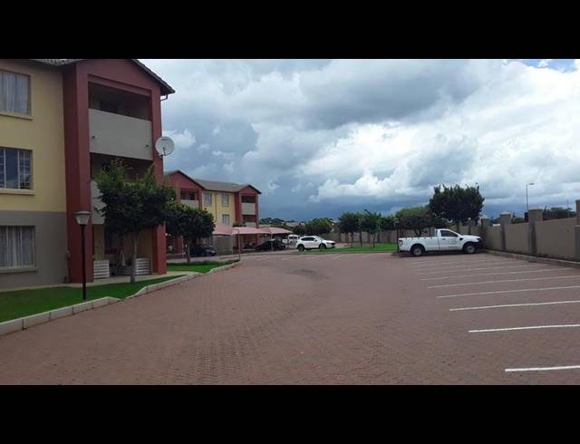 2 BEDROOM APARTMENT FOR SALE IN STONERIDGE